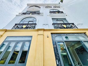 bán nhà đẹp gò vấp villa sang trọng đường bùi quang là, dt 8.45x10m, giá 8.6 tỷ tl