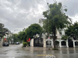 bán lô góc hà trì, hà đông. 32m 5 tầng mt 4m giá 6,4 tỷ, kinh doanh