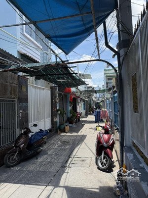 nhà ngang 6m, hiếm - kế bên him làm - 2 tầng cũ tiện xây mới - hẻm xe hơi, trần xuân soạn, 5.7 tỷ