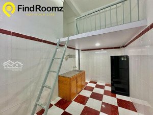 trống sẵn phòng duplex (sẵn máy lạnh, máy nước nóng) ngay công viên gia định