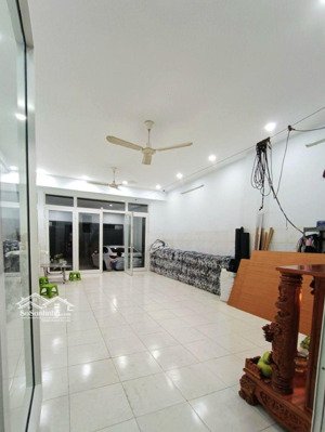 siu mặt tiền 5 tầng - 5x 18m - cạnh đầm sen ,q6 - chốt 9t