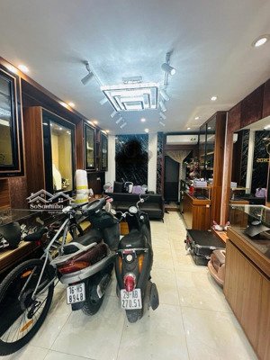 bán nhà mặt phố lạc long quân - tây hồ - vỉa hè rộng - kinh doanh đỉnh 35m2 x 4 tầng giá 18.5 tỷ