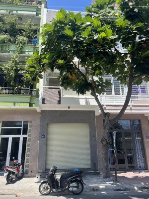 cho thuê nhà 3 tầng mặt tiền kinh doanh tp nha trang