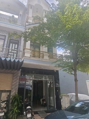 bán gấp nhà 2 lầu 4pn 3ty9 khu phú hồng thịnh 8 bình chuẩn thuận an, này là ăn phú tp hcm