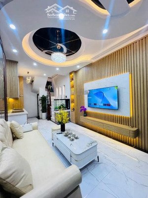 siêu hiếm tầm tiền lò đúc nguyễn công trứ trung tâm phố cổ bờ hồ nhà đẹp long lanh full nội thất