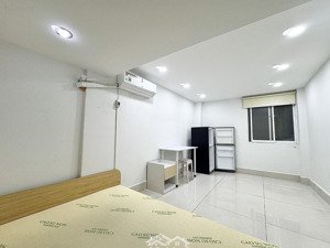 chính chủ cho thuê studio full nt tách bếp siêu lớn cách chợ bà chiểu 5p trung tâm bt