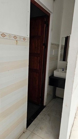 cho thuê nhà mặt tiền phan huy ích tân bình 4x35 4 tầng có sân để xe - giá 42 triệu lh 