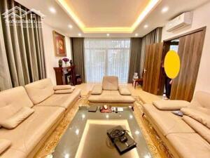 Chính chủ bán nhanh Mặt phố Lạc Long Quân giá 46.5 tỷ, 65mx4 tầng, MT 14m.