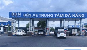 bán đất lê thạch. bến xe đà nẵng. đoạn đầu đường 10m5. dt 79m. ngang 4.50m. tặng nhà . chỉ 5650.
