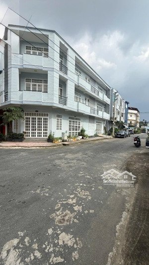 hàng hiếm xuất hiện lô góc 2 mặt tiền - giá cũng rẻ hơn xung quanh rất nhiều