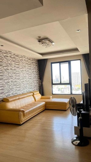 chính chủ cho thuê 2pn2wc 85m2 đầy đủ nội thất giá 9 triệu ch era town lk phú mỹ hưng lh 