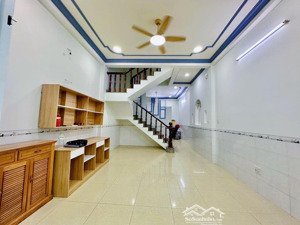 nhà 3tầng ngay phạm văn đồng thủ đức -xe hơi tới cửa-nhỉnh 6ty-shr
