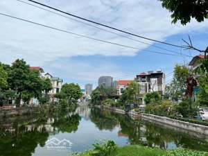 cần bán gấp 200m đất chuẩn f0 tại phụng công, văn giang, mặt phố view hồ, giá 6x trđ/m2