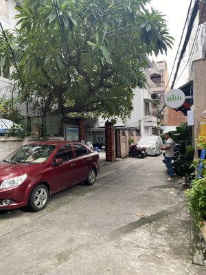 bán nhà hxh khu vip quận 10-dt: 4.3x17m, 5 tầng-giá 20 tỷ tl