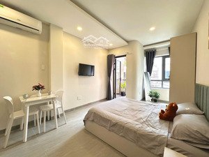 cho thuê phòng 40m2 ban công, full nội thất ngay khu ẩm thực phan xích long, phú nhuận, giáp q1 q3