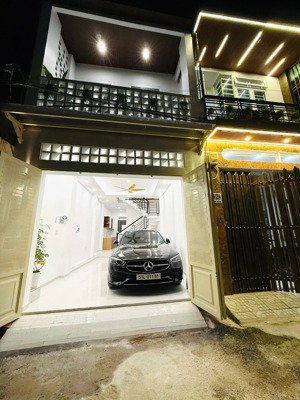 bán nhà 3phòng ngủ - xe hơi đậu trong nhà - nhỉnh 5 tỷ nhỏ - gần chợ thạch đà, chung cư dreamhome