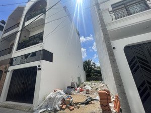 ngộp bank chủ gửi lô đất 54m2 hẻm oto thuộc p. hiệp bình phước, cách ql13 chỉ 250m kế vạn phúc 5ty