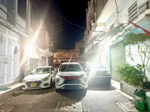 sát bốn xã-hẻm 8m xe hơi thông - sổ vuông không lộ giới- bao tranh chấp - có giá tốt khi mua ở