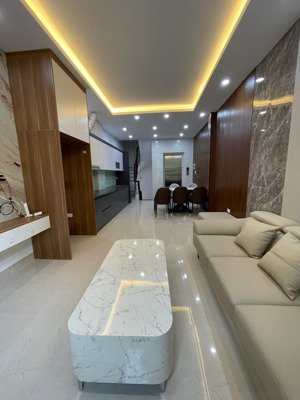 nhà đẹp liễu giai, vài bước ra phố, ngõ ba gác tránh, nội thất đầy đủ, sổ chính chủ, 39m2*3t