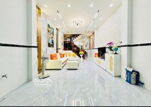 bán gấp nhà 50m2 lý thường kiệt p1, gò vấp .giá 2tỷ250, gần đh công nghiệp ,nhà đang cho thuê 12tr