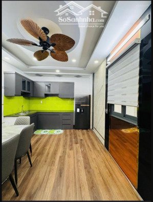 chú kiểng về nước bán nhà tân trang, phường 9, tân bình. dt 4.5mx12m. sổ vuông vức