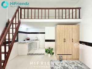 phòng có gác full nội thất mới có thang máy, hầm xe, bảo vệ,.. đầy đủ