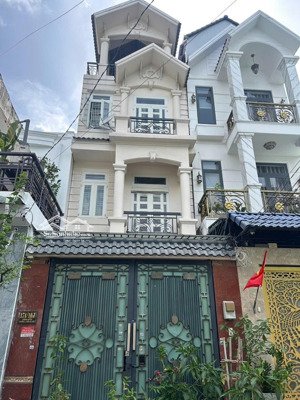 nhà 3 lầu hiện đại dt ngang 4,2m dài 19m dương quãng hàm phường 5 gò vấp