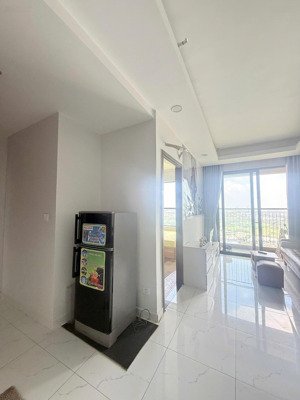 mang vali vào ở ngay căn 2pn2wc 6tr full nội thất tại opal skyline thuận an