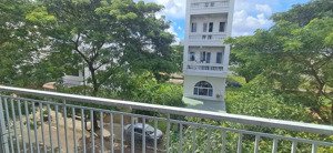 cho thuê 1 phòng hoặc 2 phòng cùng tầng, mỗi phòng giá 3tr5, thuê cả 2 tặng kèm khách & bếp 70m2