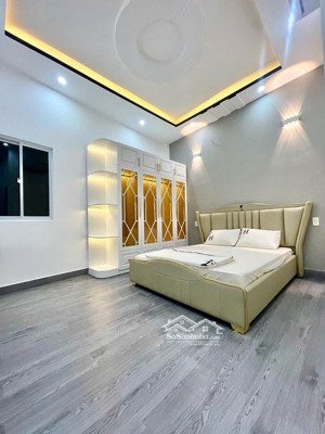 bán nhà 3 tầng, mặt tiền hẻm xe hơi thông, đường huỳnh tấn phát quận 7, full nội thất giá 7 tỷ x