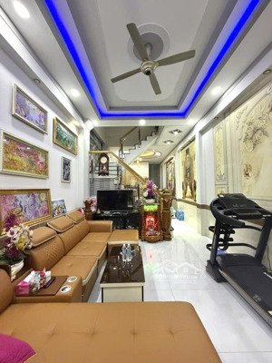 bán nhà 3 tầng gần chợ dĩ an 1 dĩ an gần siêu thị go bigc nhà hoàn công đầy đủ