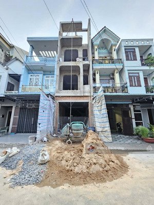 bán nhà 1 trệt 2 lầu hoàn công full nội thất gần vincom 550, p.bình hòa, tp. thuận an 5ty5 tl