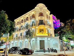 víp __ mặt tiền đường yên thế khu sân bay tân bình dt: 8 x 20m 7 lầu hđ thuê 150 triệu