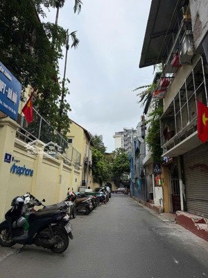 bán cắt lỗ nhà dân xây phố hào nam 60m 5 tầng 6 ngủ - gần phố- nhà chắc chắn hai thoáng- ngõ ô tô