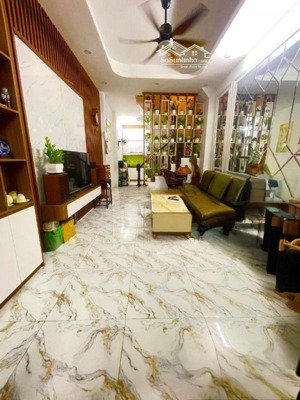 bán nhà phố láng hạ, nhà mới thoáng full nội thất, ngõ nông, gần phố, cách ô tô 45m, 40m2 *5t