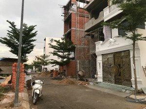 bán nhà mặt phố tại lê văn lương, 10,5 tỷ, 80m2, pháp lý đầy đủ, giá cực chất