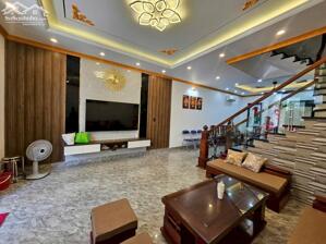 Cho thuê nguyên căn liền kề 5 phòng ngủ tại Vinhomes Marina, giá chỉ 27tr