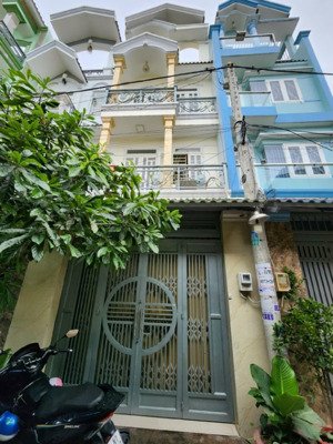 bình trị đông dt 4m x 16m hẻm 5m cụt. nhà đúc 3,5 tấm, nhà còn mới