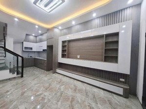 bán nhà 5 tầng mới đẹp bát khối, cự khối, long biên ô tô đỗ cửa, có sân riêng - giá 6.5 tỷ