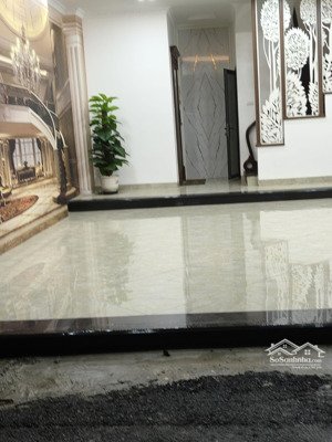 định cư nước ngoài nên cần bán gấp nhà riêng 7 tầng full nội thất vương thừa vũ