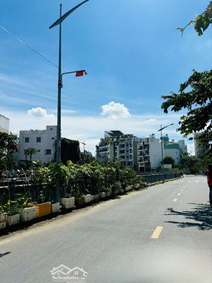 bds dòng tiền - đường dương quảng hàm gần đh văn lang, có 16 phòng thu nhập 60tr/th