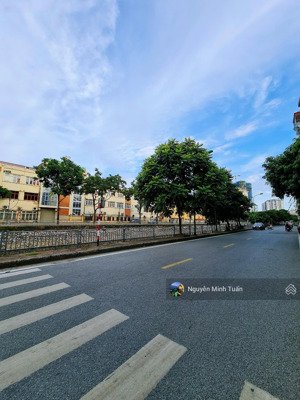 hoàng mai chính chủ, siêu đẹp, phong cách quý tộc, 105m2 mt 5.6m 4 tầng 20.5 tỷ