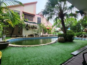 siêu biệt phủ đẳng cấp - lô góc cực thoáng - có hồ bơi, thang máy, sân vườn - công năng hoàn hảo