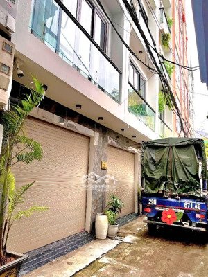 oto đỗ cửa, nhà đẹp thạch bàn, long biên 35m2 x5t nhỉnh 7tỷ có thương lượng
