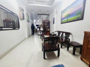 đội cấn, ba đình. dt 44m² x 5 tầng, mt 3m, giá 10,95 tỷ. hai thoáng, 10m ra mặt phố.