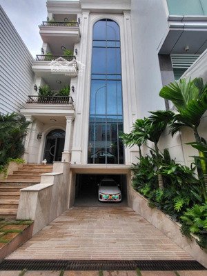 bán nhà mặt tiền đẹp hầm + 4 tầng trung tâm quận 10 - dt 8mx25m -giá bán 77 tỷ