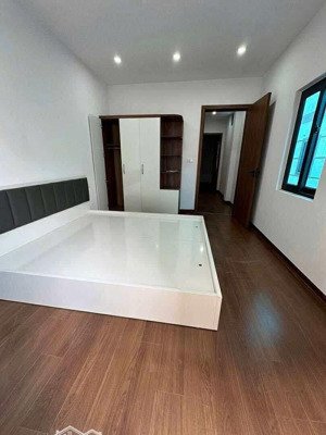 chính chủ cần bá.n gấp căn nhà đối diện đại học công nghiệp - cạnh ga nhổn