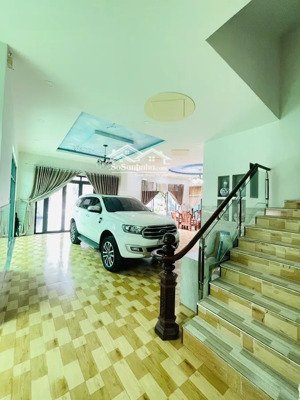 bán biệt thự 368 m2, 20 tỷ tại đường 7, xã bà điểm, hóc môn, hồ chí minh