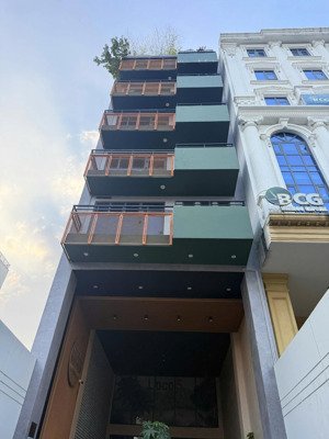 chính chủ bán tòa nhà mặt tiền quốc hương, q2 - dt : 6 x 20 hầm 6 tầng + hđt: 180tr/th - giá 50 tỷ