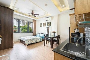 studio full nội thất cao cấp ngay phố ẩm thực phan xích long, cửa sổ, thang máy